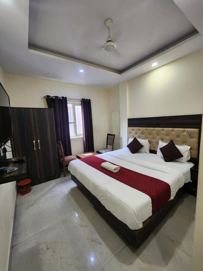 Hotel Ambe Inn By Ambience Delhi Igi Airport Nueva Delhi Exterior foto