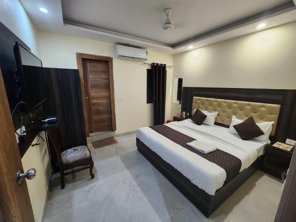 Hotel Ambe Inn By Ambience Delhi Igi Airport Nueva Delhi Exterior foto