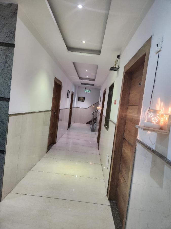 Hotel Ambe Inn By Ambience Delhi Igi Airport Nueva Delhi Exterior foto