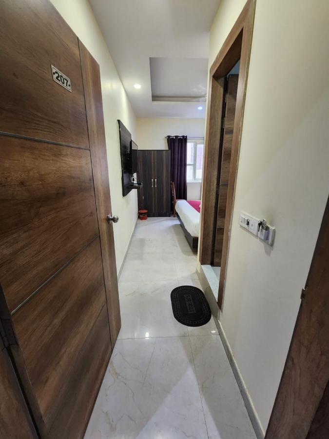 Hotel Ambe Inn By Ambience Delhi Igi Airport Nueva Delhi Exterior foto